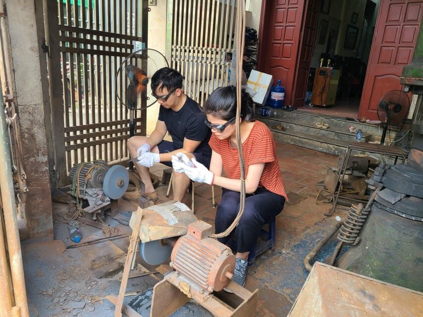 Hanoi Knife Making Traditional Workshop - Hands-on forging with a real master at the anvil