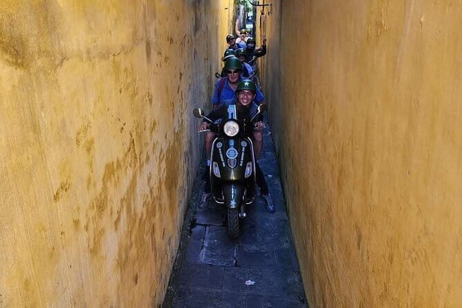 Hanoi Michelin Star Food Tour Via Jeep, Vespa or Motorbike - The 5:00 pm start: when dinner turns into a city-watching evening