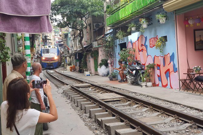Hanoi Motorbike Tour: Food, Culture and Fun by Vintage Motorbike - The Café Finish on 1 Hàng Mắm: Organic-Style Dishes and Egg Coffee