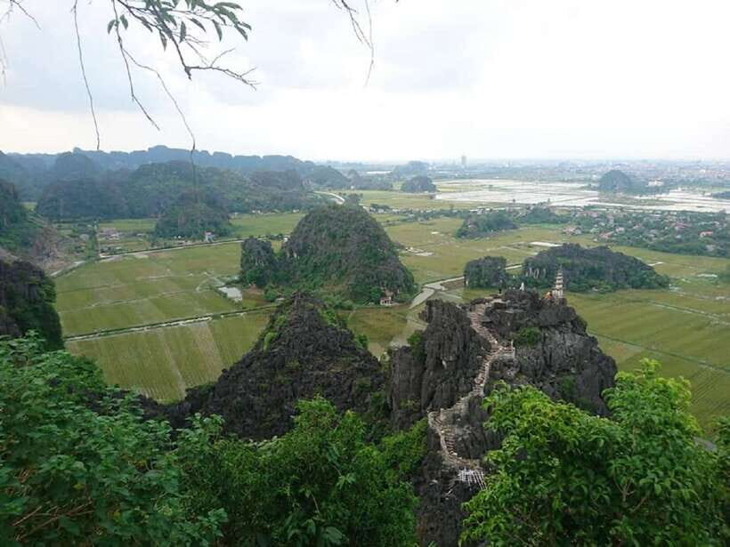 Hanoi: Ninh Binh, Bai Dinh/Hoa Lu, Trang An, & Mua Cave Tour - Mua Cave Peak Hike: The View That Makes the Climb Worth It