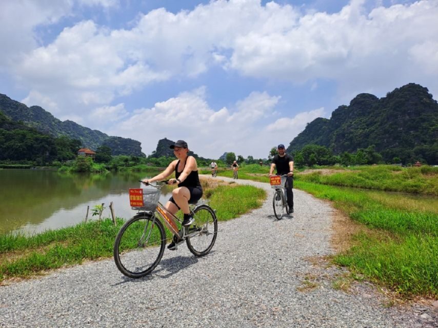 Hanoi: Ninh Binh, Hoa Lu, Tam Coc and Mua Cave Day Trip - Mua Cave and the 500-step climb to Lying Dragon Mountain