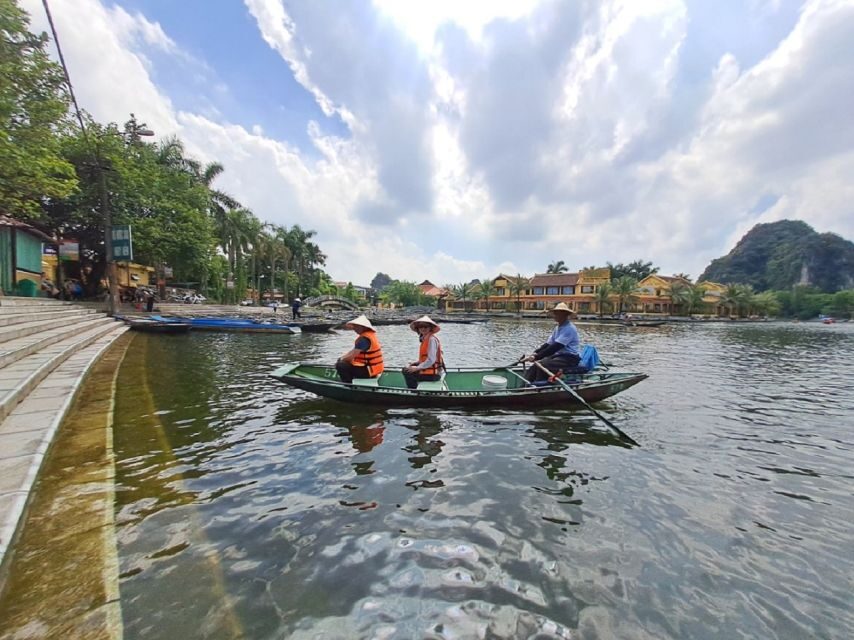 Hanoi: Ninh Binh, Hoa Lu, Tam Coc and Mua Cave Day Trip - Comfort, guide quality, and group logistics (the difference between good and great)