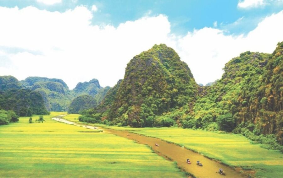 Hanoi: Ninh Binh, Hoa Lu, Tam Coc and Mua Cave Day Trip - Price and value at around $60: what’s really included