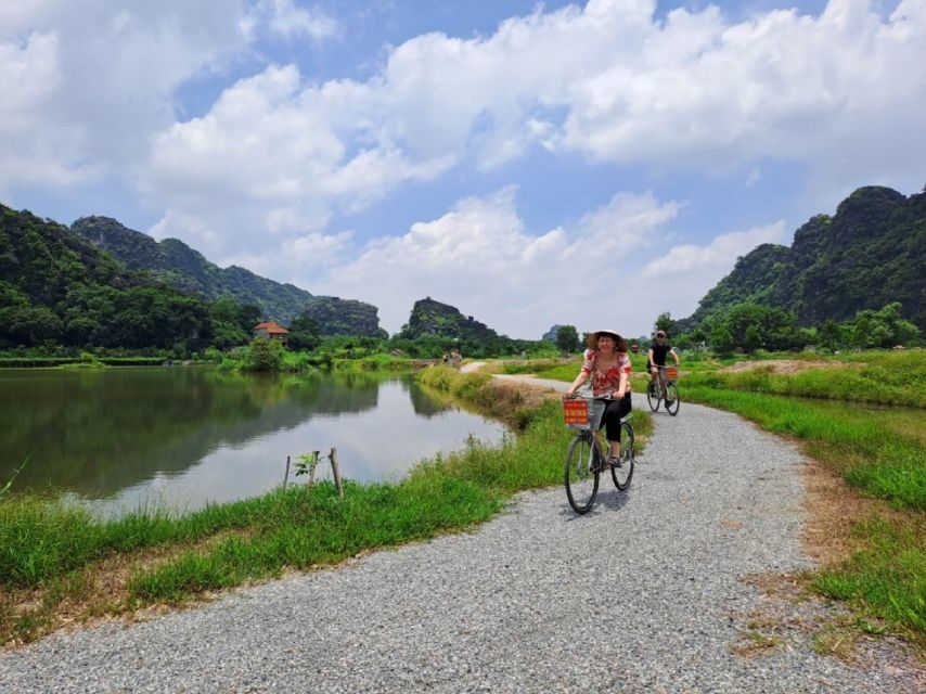 Hanoi: Ninh Binh, Hoa Lu, Tam Coc and Mua Cave Day Trip - Hoa Lu ancient capital: King Dinh and King Le at the start