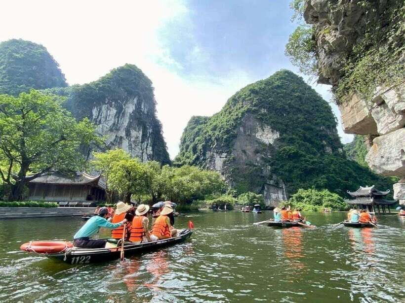 Hanoi: Ninh Binh- Hoa Lu - Trang An - Mua Cave - Best Seller - Hoa Lu: visiting Vietnam’s ancient capital without rushing the story