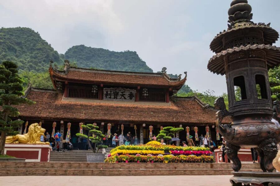 Hanoi: Perfume Pagoda - Yen Stream Boat Ride, Lunch & Cave - Thien Tru Pagoda: the 18th-century stop that slows the day down
