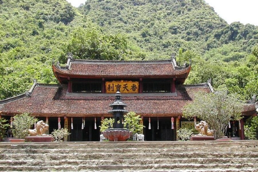 Hanoi: Perfume Pagoda - Yen Stream Boat Ride, Lunch & Cave - Returning via Yen Wharf and back to Hanoi by late afternoon