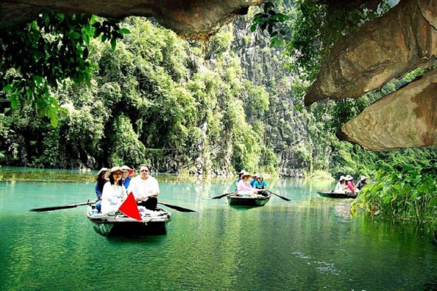 Hanoi: Perfume Pagoda - Yen Stream Boat Ride, Lunch & Cave - Yen Stream bamboo boat: the part you’ll remember most on a long day