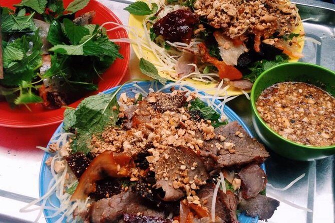 Hanoi Private Walking Tour: Street Food (HOT HOUR PROMOTING) - Old Quarter Walking: How the Guide Turns Confusion Into Confidence