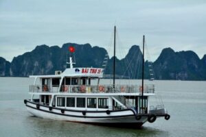 Hanoi: Roundtrip Halong Bay Islands, Caves, Kayaking & Lunch - Leaving Hanoi: the Red River Delta drive and how the timing works