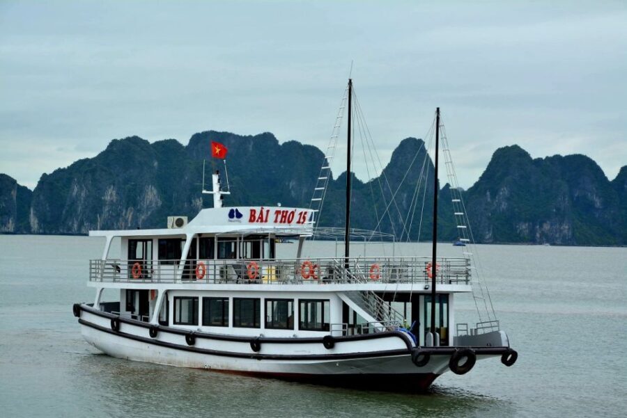 Hanoi: Roundtrip Halong Bay Islands, Caves, Kayaking & Lunch - Leaving Hanoi: the Red River Delta drive and how the timing works