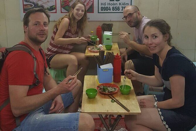 Hanoi Street Food Adventure: Train Street & Local Delights - Old Quarter food stop: how the guide turns chaos into tastings