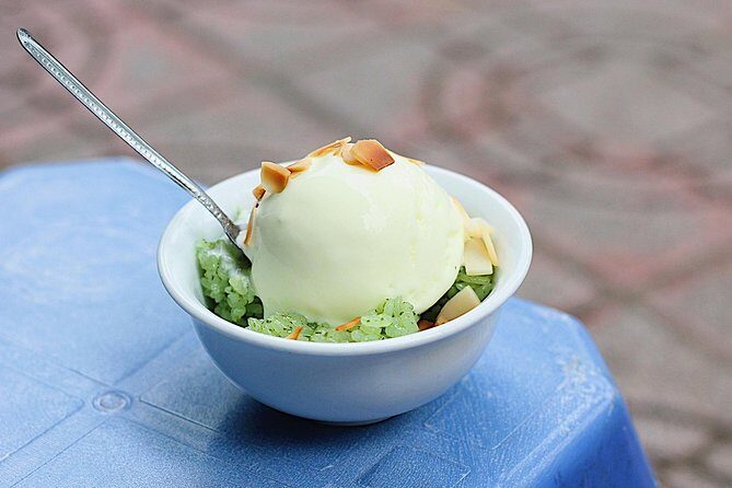 Hanoi Street Food: Small Group Walking Tour with Real Foodie - Price and Value Check: What $28 Buys in Real Food