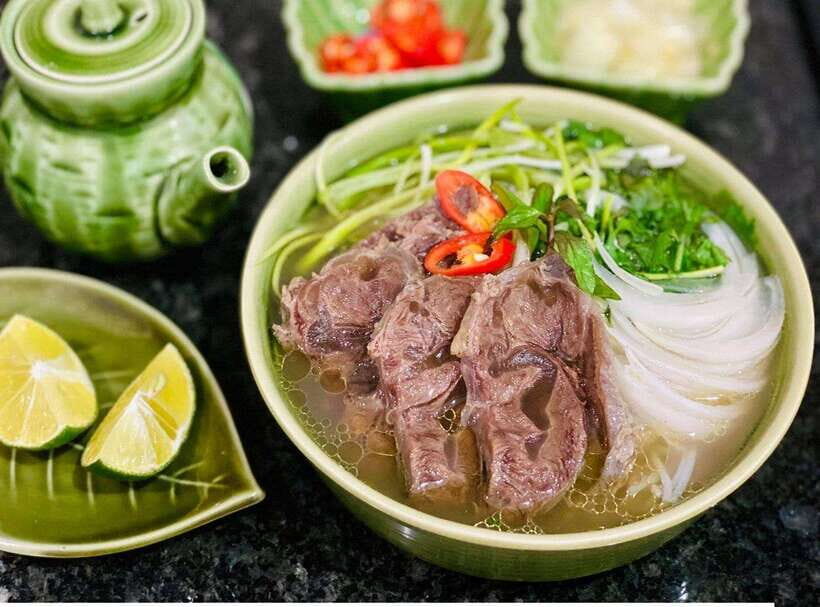 Hanoi: Street Food Tour with Train Street & Hidden Alleyways - Hanoi’s Old Quarter on Foot: Why This Street Food + Train Mix Works