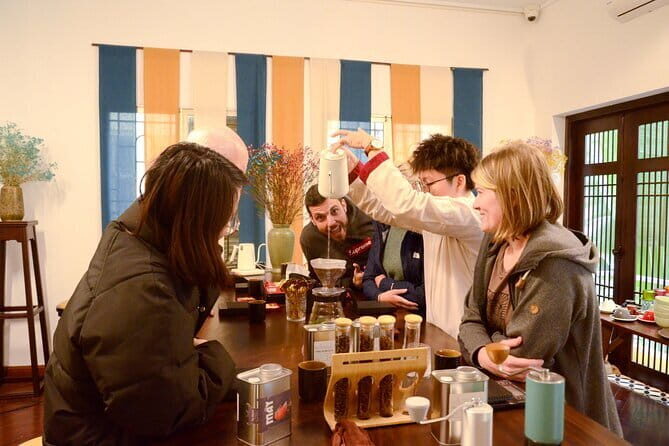 Hanoi Tea Workshop: Specialty Fresh Lotus Tea from West Lake - Tasting fresh lotus tea: what you should pay attention to