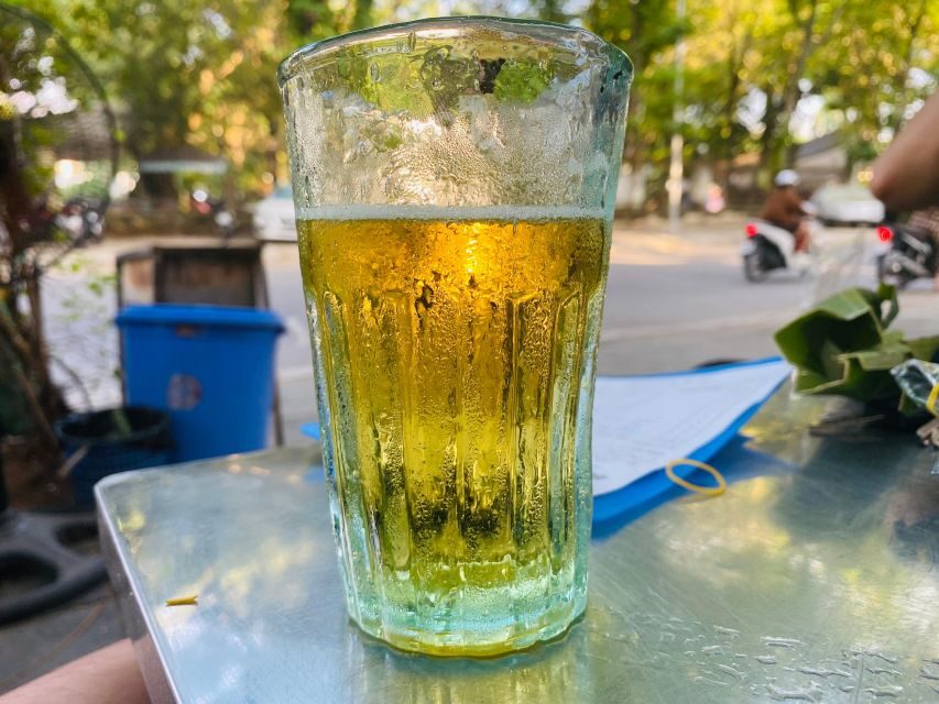 Hanoi: Vegan Street Food & Stories - Phố Hàng Bè market time: seeing how food and commerce connect
