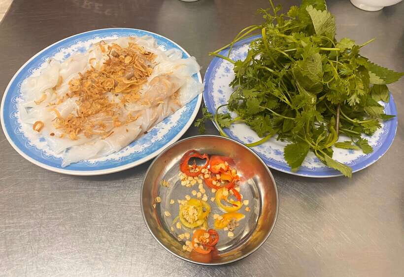 Hanoi: Vietnamese Street Food Tour with Egg Coffee - Old Quarter context between bites: history, art, and small cultural clues