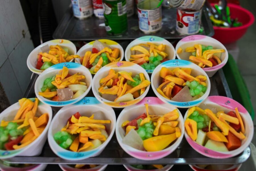 Hanoi Walking Street Food Tour & Cyclo Ride - Spring Rolls to Bún Chả: Your First Bites in the Old Quarter