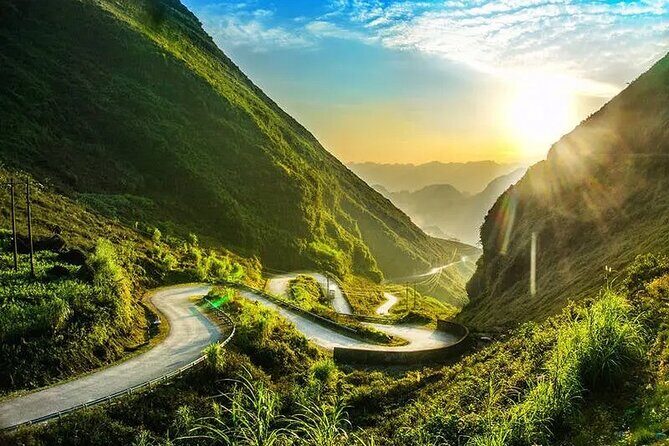 High Quality Small Group Ha Giang Loop Car Tour 2 Days 2 Nights - Ma Pi Leng Pass and Nho Que River: the reason people plan Ha Giang at all