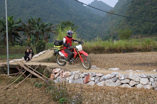 Hight Quality Small Group Easy Rider4 Day 3 Night + Private Room - Day 3: Ma Pi Leng Pass, Meo Vac Limestone Views, and Du Gia Waterfall Time