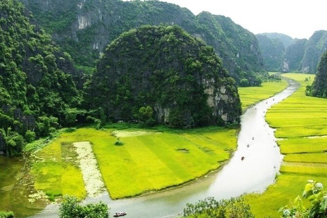 Hoa Lu Tam Coc Full-Day DELUXE Tour Including BUFFET LUNCH & River Boat Ride - Guides and pacing: when good English matters (and when it doesn’t)