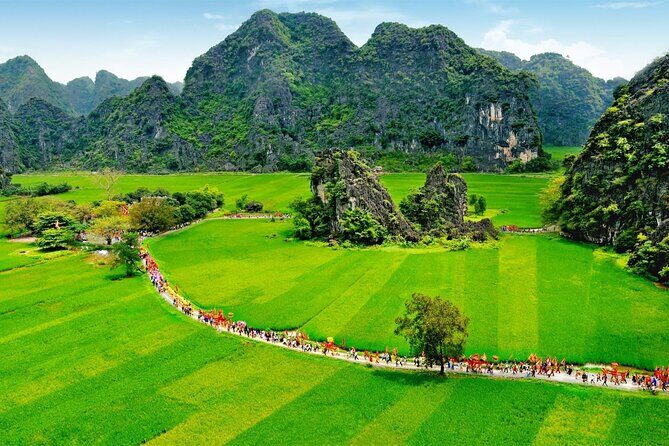Hoa Lu - Tam Coc - Ninh Binh Day Tour: Biking, Visit Local Family - Local family visit and lunch: the human part of the day
