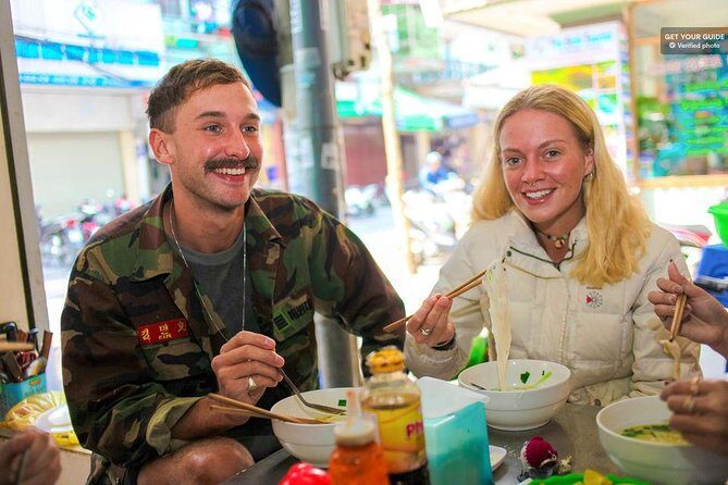 [HOT] Hanoi Old Quarter Walking Street Food - Small Group Tour - Train Street upgrade: the thrill, the timing, and the drink