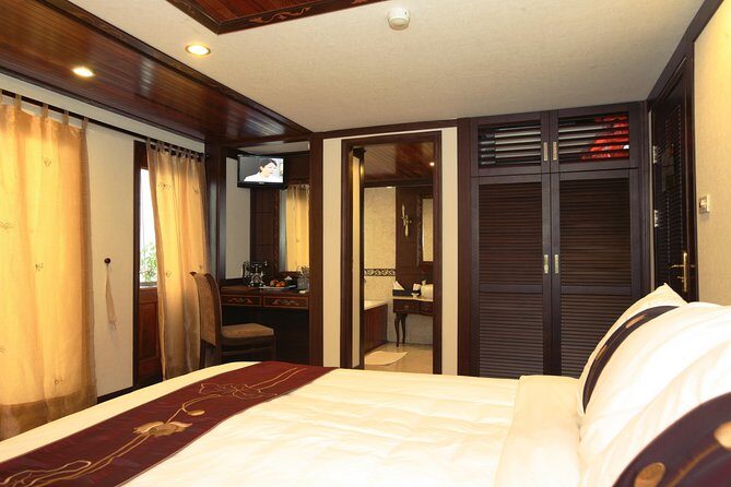 Indochina Sails Halong Bay - Squid Fishing Season: A Local Experience Only If Timing Works