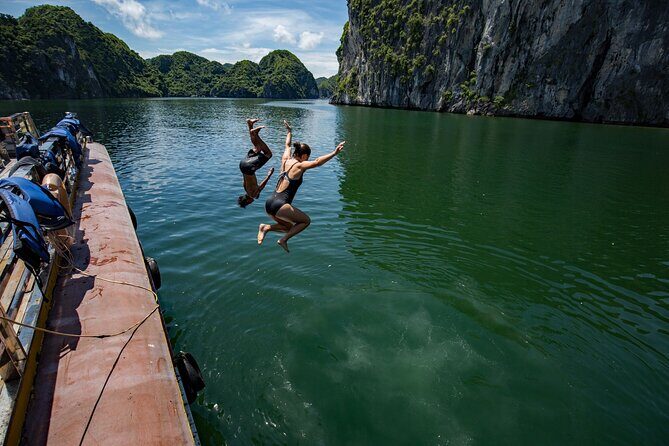 Kayaking at Lan Ha Bay - Guides and small-group comfort: why reviews keep pointing to Lucie
