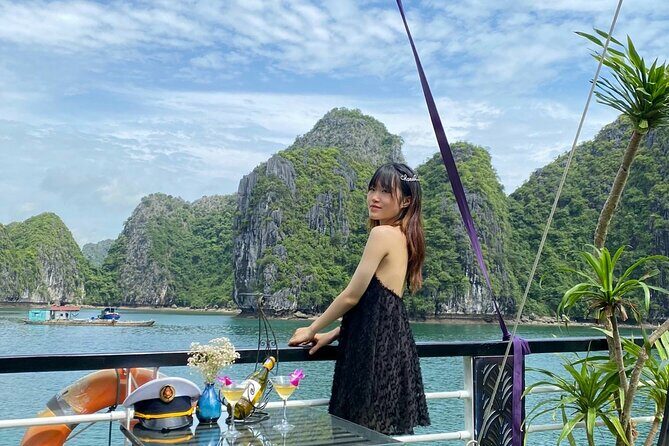 Lan Ha Bay day tour from Cat Ba, Hanoi - Serenity Boutique Cruise - Ba Trai Dao (Three Peach Islets): the beach break you came for