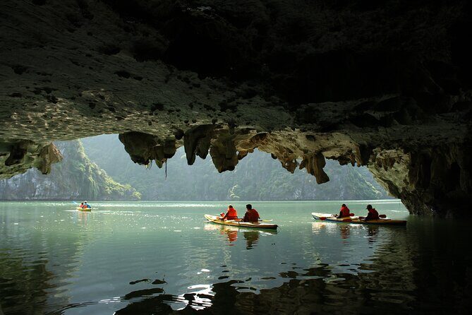 Lan Ha - Ha Long Bay - Dau Be island 2D/1N from Cat Ba in less touristy areas. - Floating village life, cave contrast, and beach time