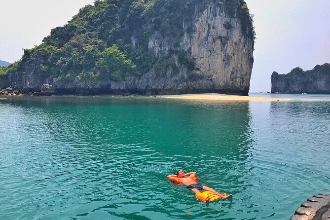 Lan Ha - Ha Long Bay - Dau Be island 2D/1N from Cat Ba in less touristy areas. - Day 2: Tien Ong Cave and the quieter side of Ha Long