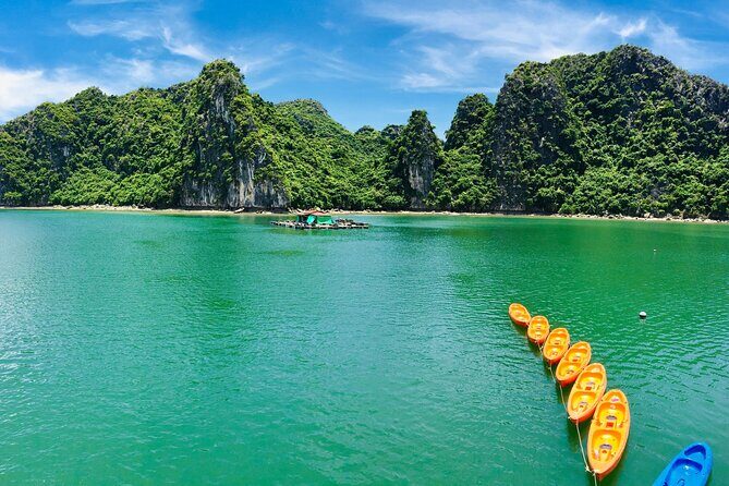 Lan Ha - Ha Long bay with local experts (small group guaranteed) - Lan Ha and Ha Long from Cat Ba: the fewer-crowds angle