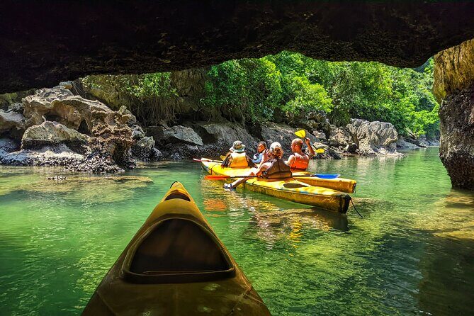 Lan Ha - Ha Long bay with local experts (small group guaranteed) - Ong Cam islet lunch at anchor: a break that actually feels local