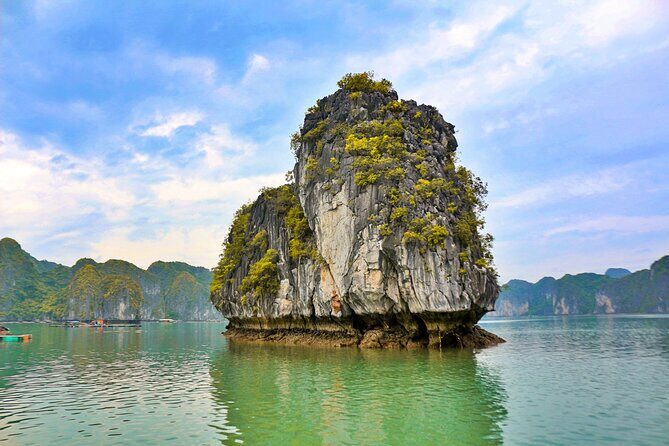 Lan Ha - Ha Long bay with local experts (small group guaranteed) - Ba Trai Dao Beach: remote swimming, temple beach, and more kayaking