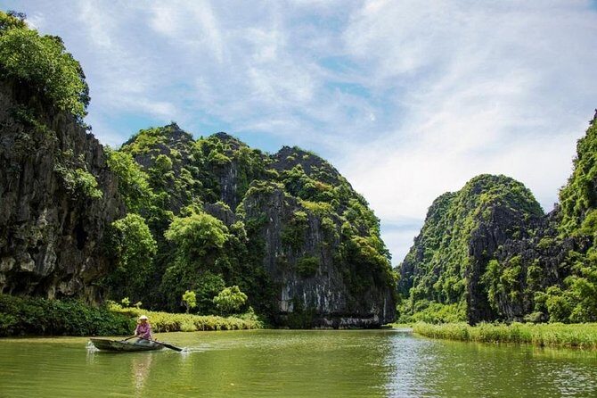 Luxury Hoa Lu - Tam Coc - Mua Cave 1 Day Tour - By Limousine & Small Group - A full Ninh Bình day that starts and ends in Hanoi