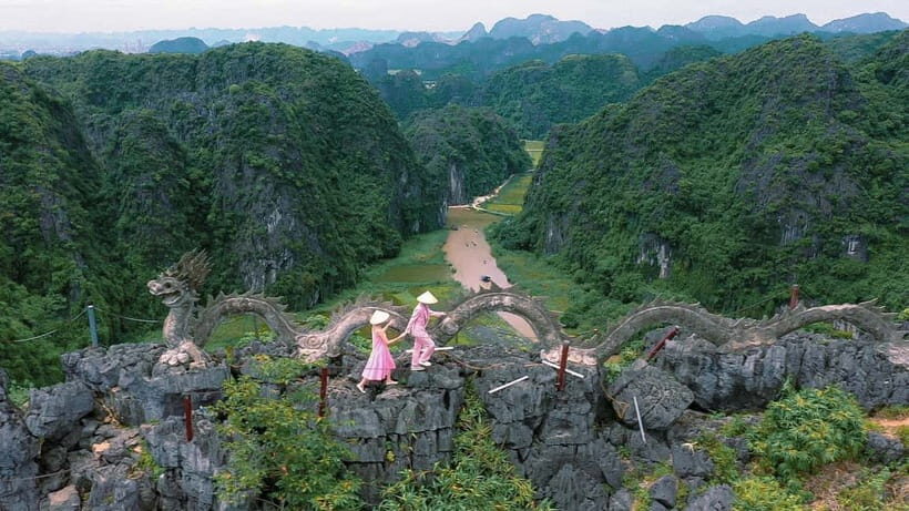 Luxury Limousine Tour: Hoa Lu, Trang An/Tam Coc & Mua Cave - Riding in Style: The Hanoi to Ninh Binh Limousine Day Plan