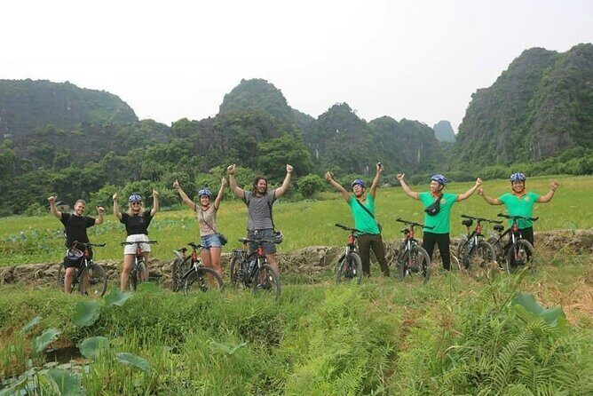 Luxury small Group Hoa Lu - Tam Coc - Mua Cave Max 6 - 8 pax/tour - Mua Cave viewpoint: the climb that earns your camera time