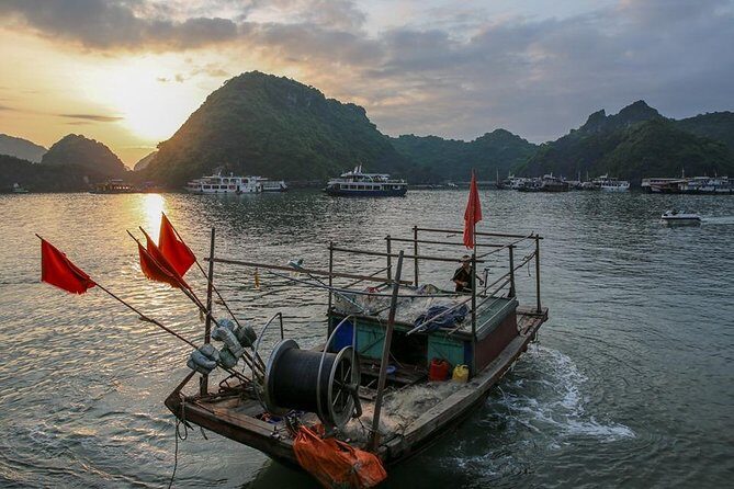Magical Sunset and Evening with glowing plankton by Cat Ba Local - Included Gear and What to Bring for a Comfortable Night
