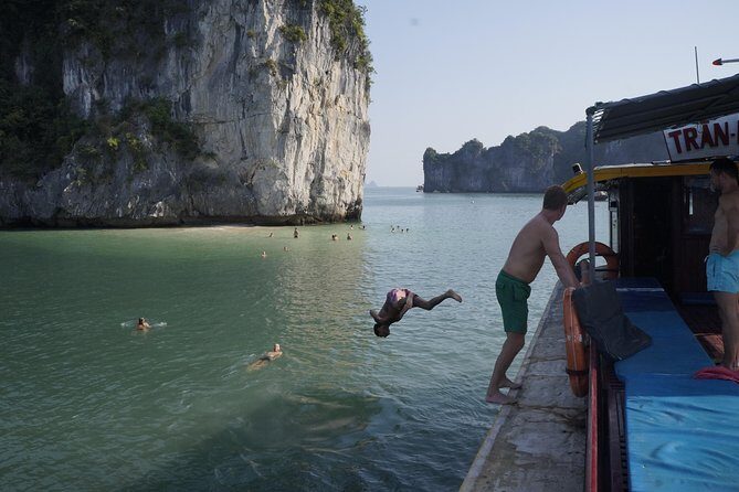 Most favorite full day boat tour with kayaking in Lan Ha bay, Ha Long bay - Heading Back to Cat Ba: Leaving Cat Dua and Returning by 15:30