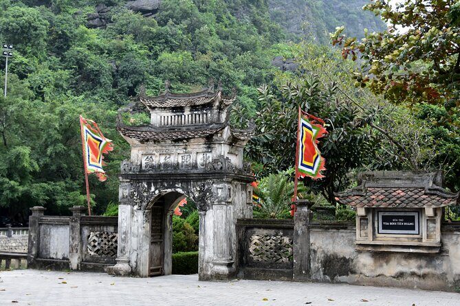 Ninh Binh 1 day Hoa lu Bai Dinh Trang an Mua Cave Small Group - Trang An UNESCO Caves and River Boat Ride