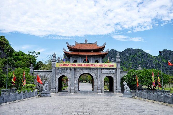 Ninh Binh Daily Tour: Hoa Lu- Am Tien Cave - Tam Coc- Bike - Bich Dong pagoda - Price and Logistics: What You Get for $77