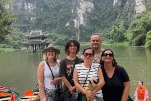 Ninh Binh Day Tour from Hanoi: Hoa Lu Trang An and Mua Caves - Hoa Lu Temples of the Dinh & Le Dynasties: A Short History Stop That Isn’t Just a Photo Op