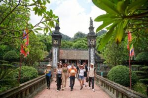 Ninh Binh Day Trip: Bai Dinh-Trang An-Mua Cave, Buffet, Boat, Bus - Trang An UNESCO boat ride: cave tunnels without the hassle