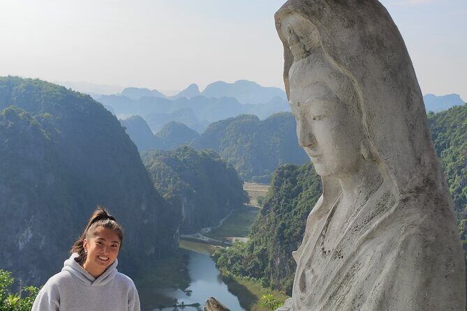 Ninh Binh Full-Day Small Group of 9 Guided Tour from Hanoi - Lunch in Ninh Binh: an included reset before the boat