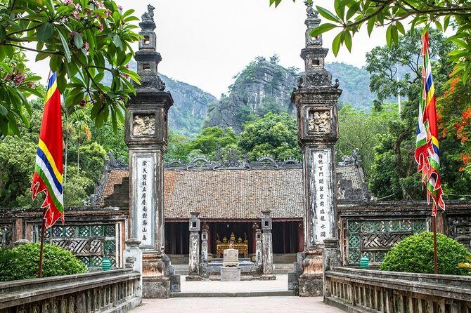 Ninh Binh Full-Day Tour from Hanoi to Hoa Lu, Tam Coc & Mua Cave Via Boat & Bike - Food, included extras, and what you’re really paying for