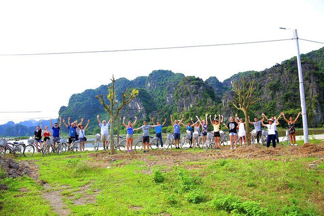 Ninh Binh Full Day Tour with Hoa Lu, Trang An and Mua Cave - Lunch near Tam Coc–Bich Dong: refuel, then get ready for caves