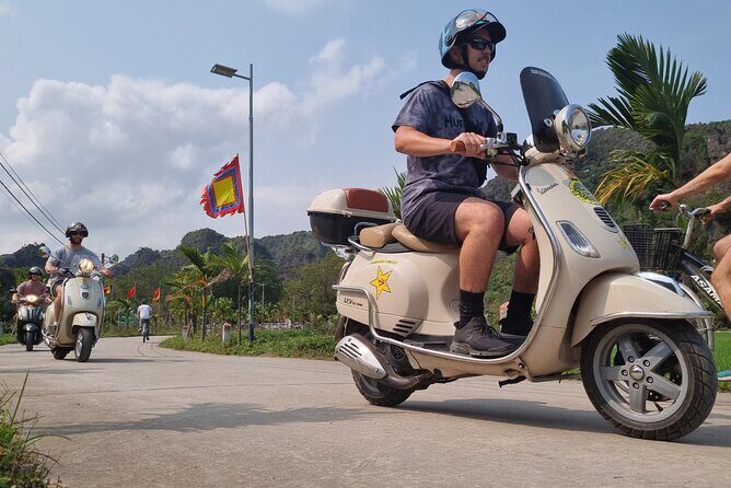 Ninh Binh HIGHTLIGHT & HIDDEN GEM Tour From Hanoi: Skip-The-Line - Tam Coc (or Trang An): the boat ride through karst caves