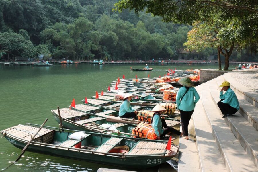 Ninh Binh: Hoa Lu, Trang An and Mua Caves Hiking Day Trip - Price and value: what $43 includes (and what it doesn’t)