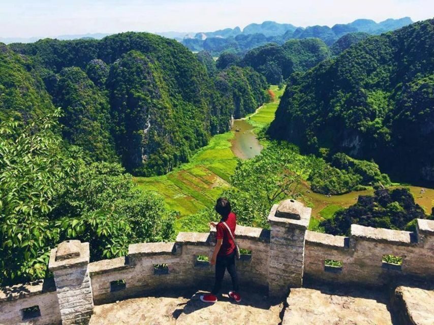 Ninh Binh: Hoa Lu, Trang An and Mua Caves Hiking Day Trip - Guides matter more than you think: what you can expect from the human touch